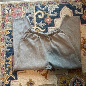 MUST BUNDLE W/ 3 ITEMS